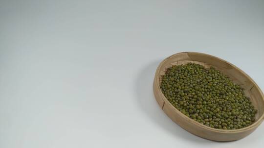 白底滑轨绿豆豆子健康食材