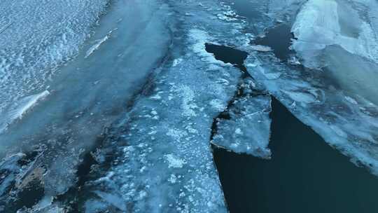 内蒙古林区冬去春来河开雪景