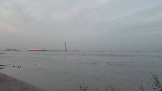 上海吴淞口灯塔长江入海口炮台湿地公园