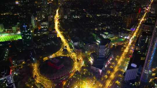 南京市玄武区鼓楼公园紫峰大厦夜景车流视频