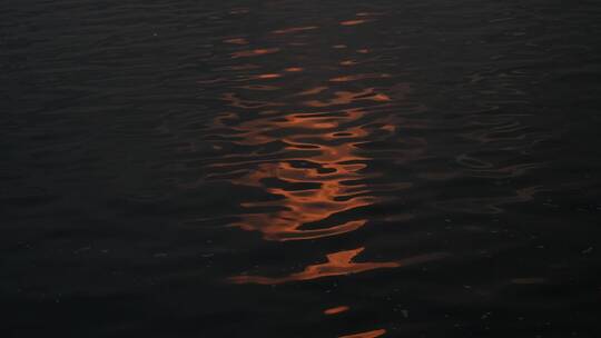 海水倒影夕阳余晖视频素材模板下载