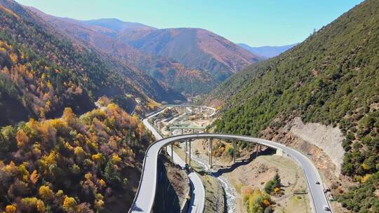 航拍甘孜盘山路