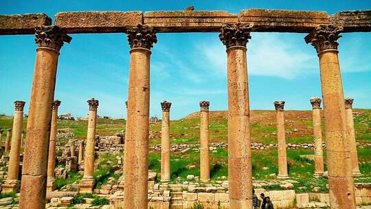 杰拉什古城的罗马石柱