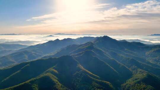 航拍黎明中的千山山脉生态风光