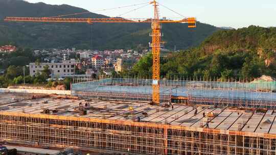 建筑工地航拍乡村建设农村开发吊塔工地