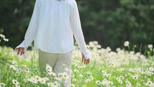 漂亮可爱女青年