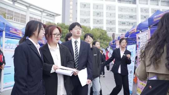 高校大学校园招聘会双选会大学生应聘视频素材模板下载