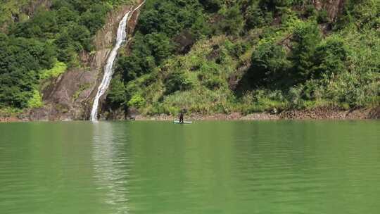 浙江温州泰顺县山水间划竹排07