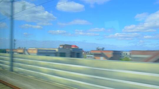 高速行驶的高铁动车窗外风光