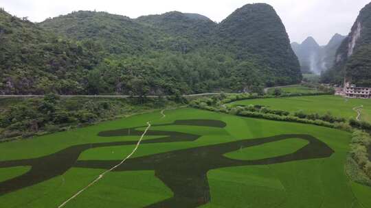 航拍贵州喀斯特地貌大气田园风光景色