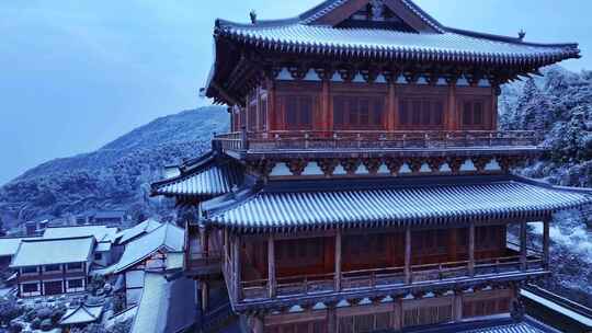 雪落径山寺