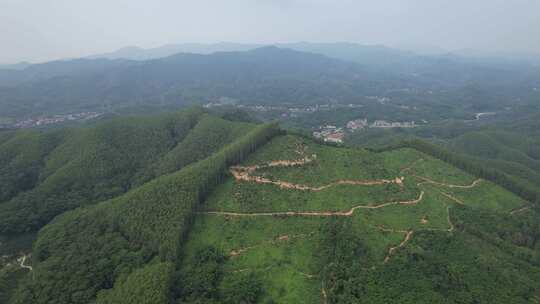 层峦叠嶂是山岭航拍