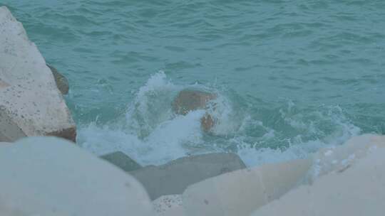 海边小清新草地女生草帽视频素材风车