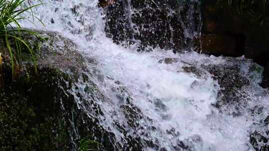 河边流水河流小溪流体液体水流慢动作美景大