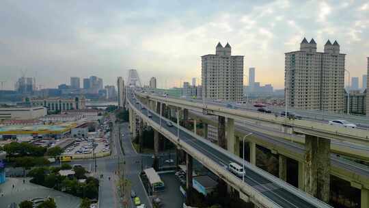 上海市黄浦区鲁班路立交桥卢浦大桥车流风景视频素材模板下载