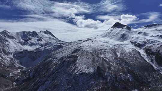 航拍川西贡嘎山乡高山雪景风光