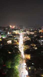 竖屏航拍福建泉州古城古西街钟楼开元寺夜景