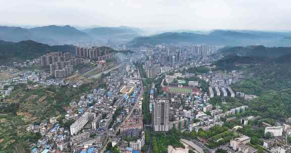 4K航拍湘西州吉首市清晨城市全貌8