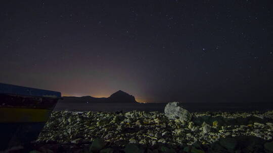 岩石海岸的延时拍摄景观