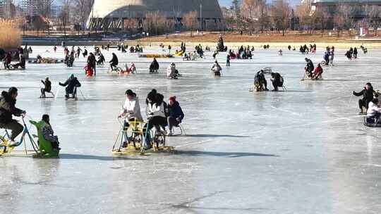 北京石景山首钢园群明湖 秀池滑冰场