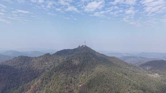 连绵起伏巍峨大山航拍