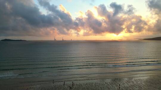 海岛浪漫落日