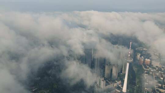 雨后街景云海沈阳街道交通车流建筑风光航拍