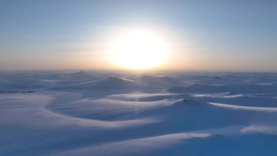 航拍寒冬内蒙古草原暮雪