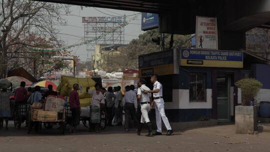 印度加尔各答豪拉桥下市井街区警察派出所1