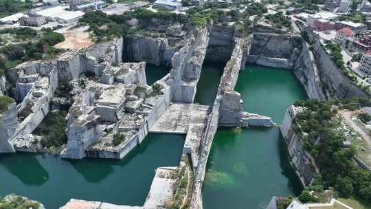 石矿航拍矿坑采石矿采石场晋江矿坑秘境公园