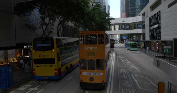 行驶中的香港叮叮车