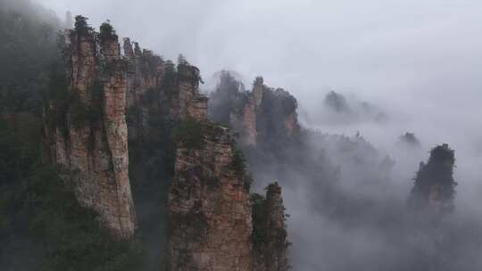 湖南张家界武陵源天子山云雾航拍自然风光