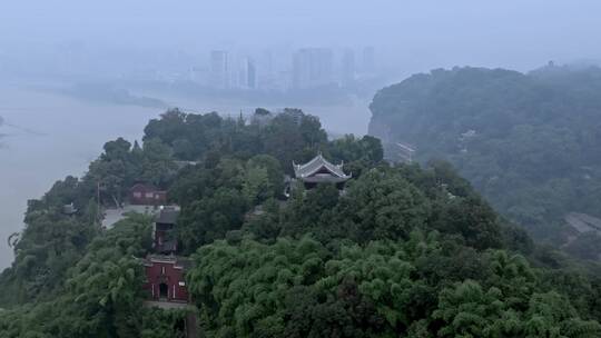 高清航拍乐山城市建设乐山大佛自然风光船