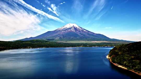 日本富士山唯美大自然雪景森林湖泊蓝天白云