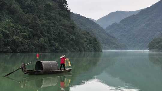 渔翁捕鱼撒网 意境风景