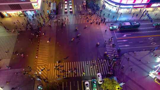 杭州西湖马路车流夜景