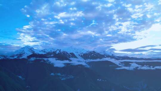高端雪山大气磅礴航拍震撼延时片头大屏背景