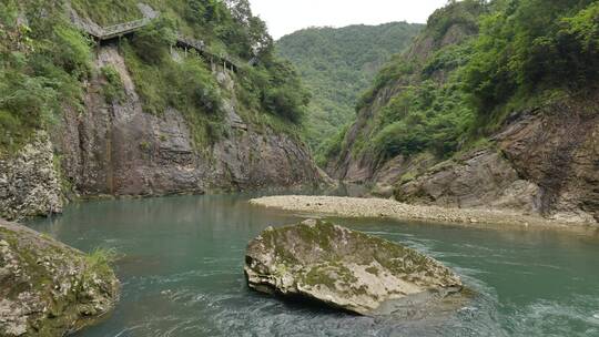 浙江温州楠溪江景区石桅岩