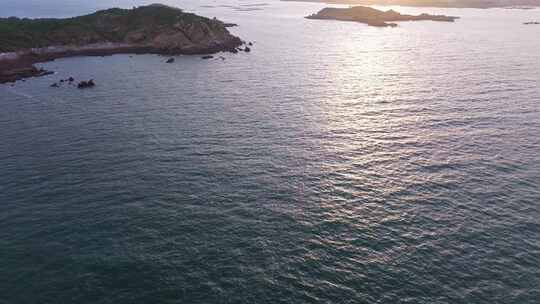 航拍平潭北部湾海上风电场夕阳火烧云鱼排