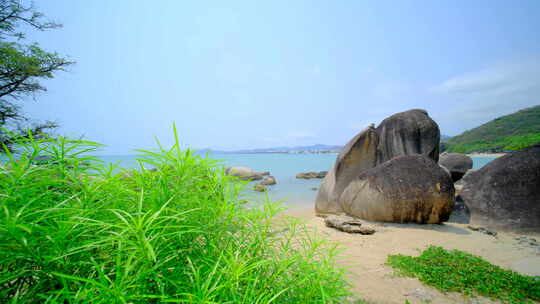 海边岩石礁石浪花 大海岸边石头海浪