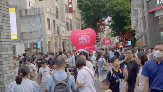 广州北京路商业步行街暑假逛街游客繁华商业