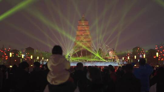 大雁塔喷泉夜景人流视频素材模板下载