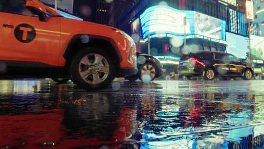 繁华城市雨夜