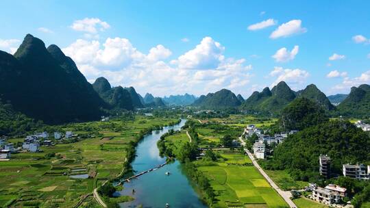 航拍广西桂林山水阳朔遇龙河田园风景