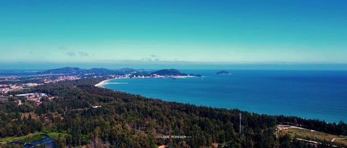 海南万宁海景海岸线蓝天大海晴空万里无云