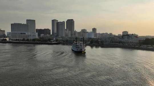 新奥尔良的内河船正在航行
