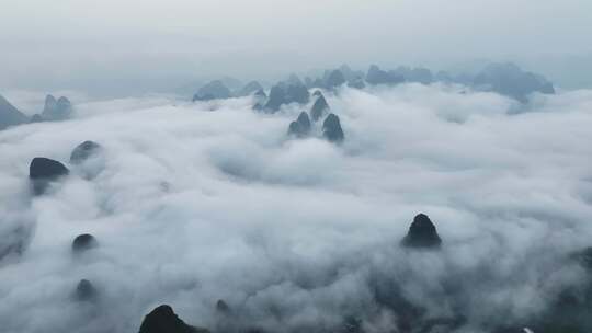 烟雨漓江桂林山水日出云海