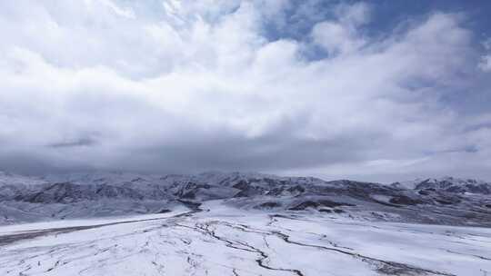 航拍青藏高原青海祁连山脉天境祁连雪山雪景