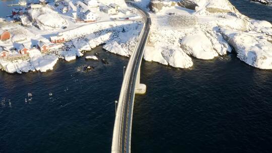 4K冬日风景雪景雪山云彩公路视频素材模板下载