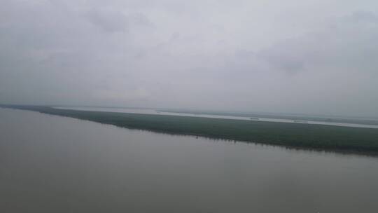 航拍长江湖南岳阳段风景